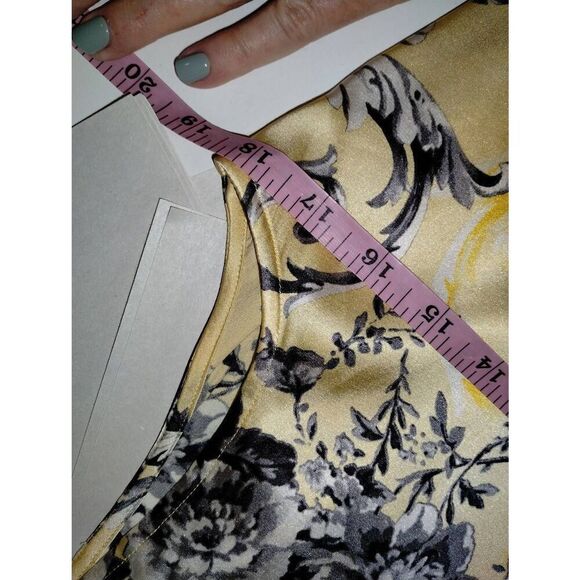 Vintage St John Collection Sleeveless Wrap Top Yellow Black Floral Print Size 10 - Picture 10 of 11